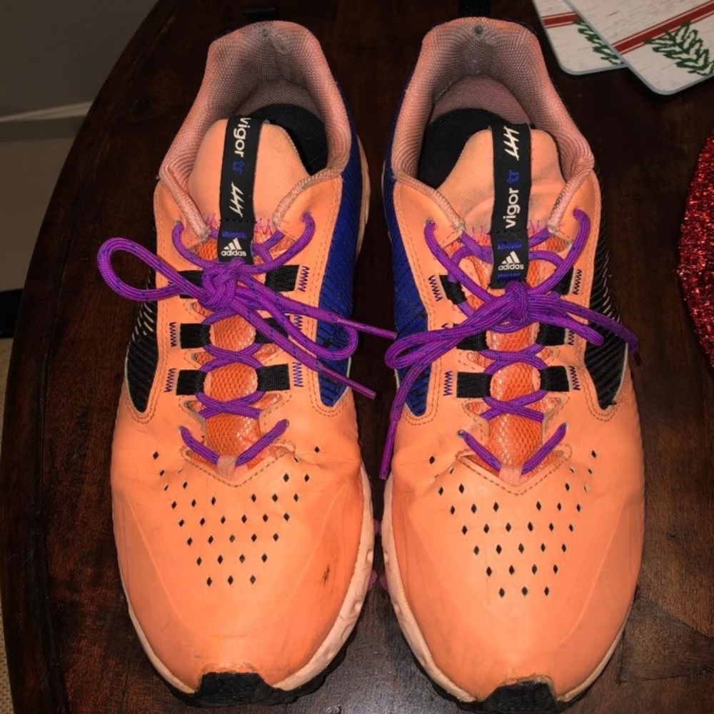 Adidas tennis shoes women’s 12